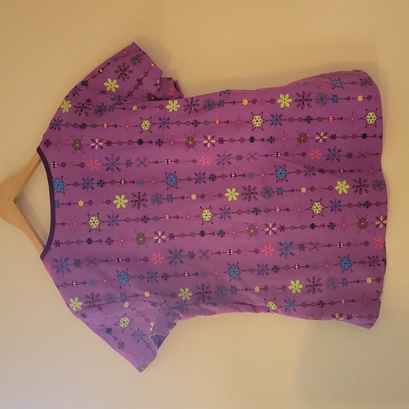 Koi Scrubs Top - Picture 5 of 5